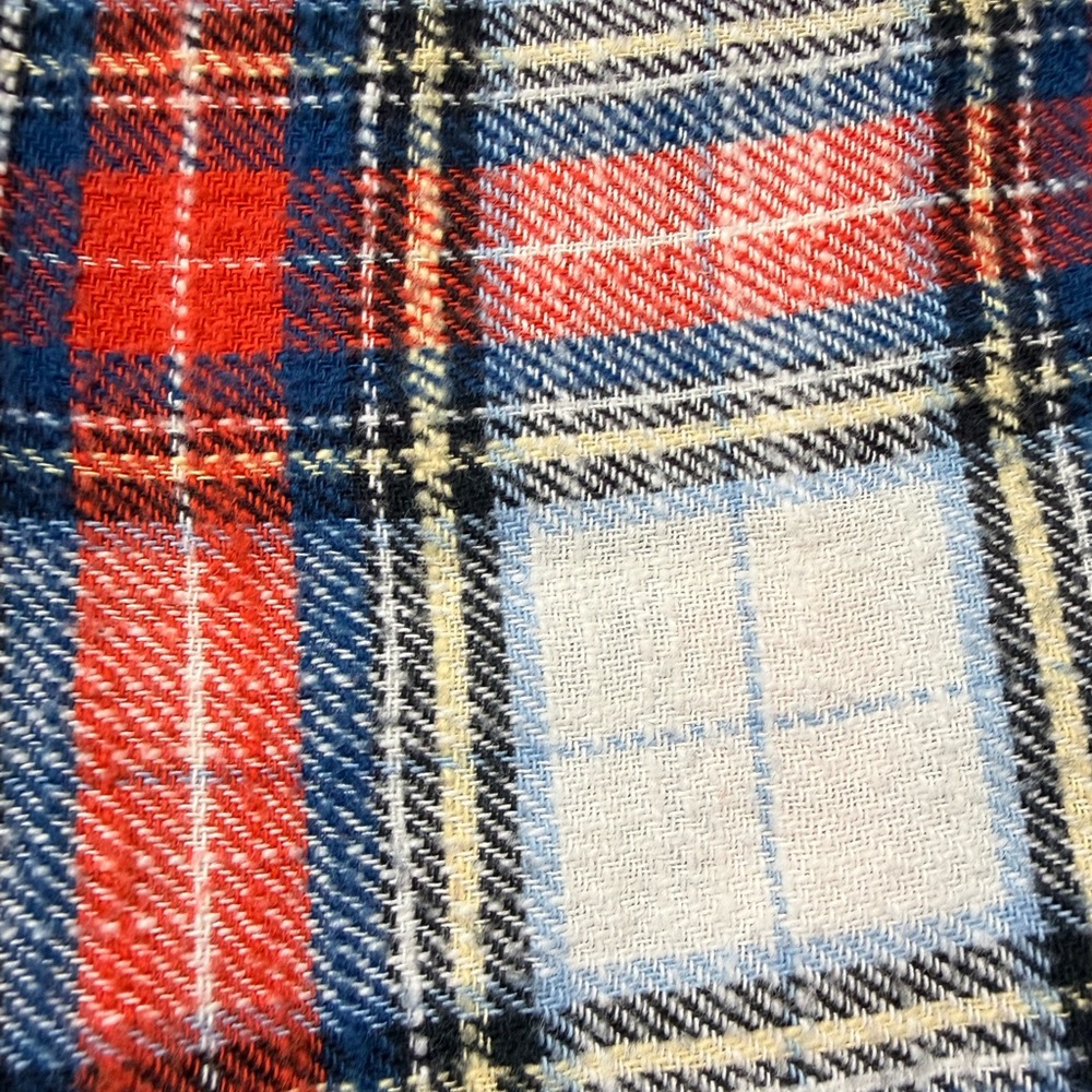 American Eagle Outfitters Red and White Plaid Flannel Shirt - Picture 3 of 4